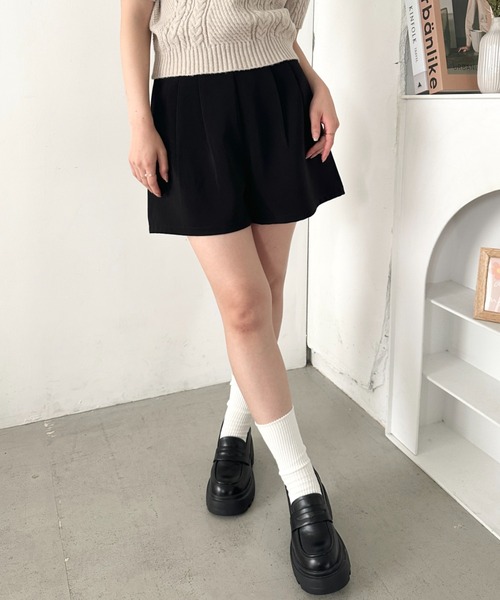 CLEA（クレア）の「シンプルハイウエスト無地ショートパンツ（その他パンツ・レディース・ベージュ/グレー/ブラック/オフホワイト・M/L）」の13枚目の写真
