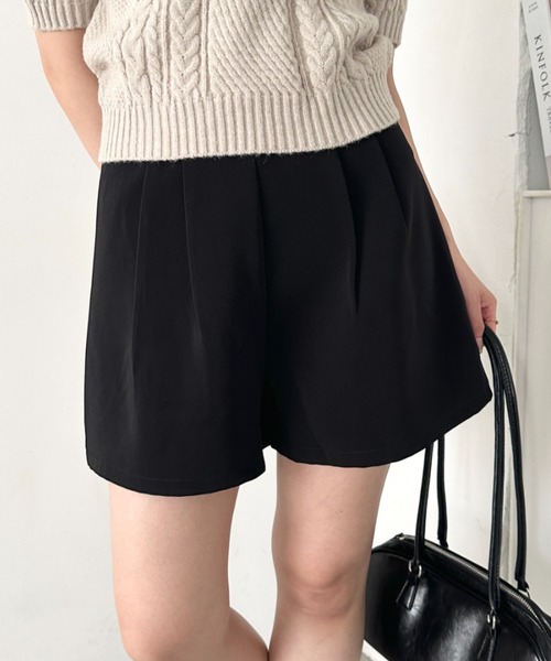 CLEA（クレア）の「シンプルハイウエスト無地ショートパンツ（その他パンツ・レディース・ベージュ/グレー/ブラック/オフホワイト・M/L）」の16枚目の写真