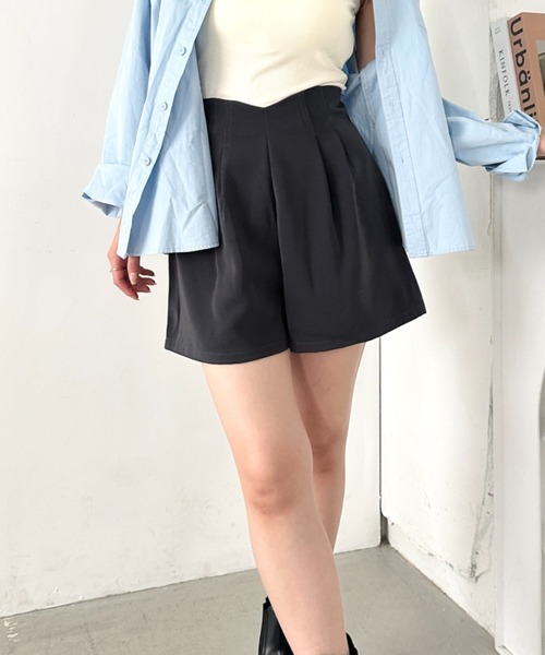 CLEA（クレア）の「シンプルハイウエスト無地ショートパンツ（その他パンツ・レディース・ベージュ/グレー/ブラック/オフホワイト・M/L）」の22枚目の写真