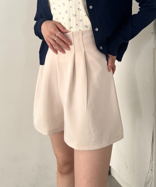 CLEA（クレア）の「シンプルハイウエスト無地ショートパンツ（その他パンツ・レディース・ベージュ/グレー/ブラック/オフホワイト・M/L）」の9枚目の写真