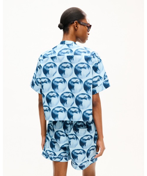 KENZO（ケンゾー）の「'KENZO Apple pop' ショートスリーブ シャツ イン コットン（シャツ/ブラウス・レディース・ブルー系その他・36/34）」の2枚目の写真