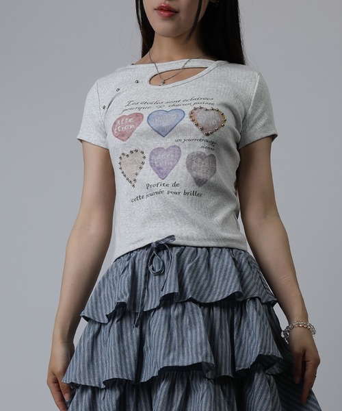 HOOK(フック)の「HOOK for girls 胸元デザイン × ハートスタッズプリント クロップド 半袖 Tシャツ (SS)(Tシャツ/カットソー・レディース・ピンク/グレー/ホワイト・FREE)」の2枚目の写真