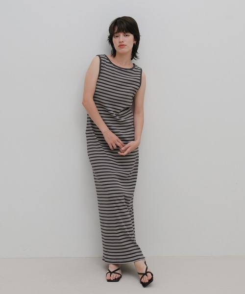 select MOCA(セレクトモカ)の「ボーダータンクトップロングワンピース(ワンピース・レディース・グレー/チャコールグレー・LARGE/MEDIUM)」の2枚目の写真