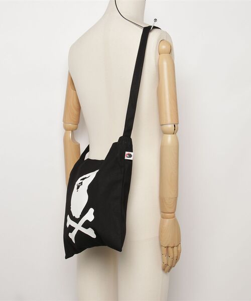 A BATHING APE（アベイシングエイプ）の「APE CROSSBONE SACOCHE（ショルダーバッグ・メンズ・ブラック・FREE）」の3枚目の写真
