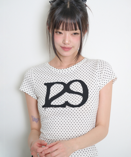 ILLIGO(イリゴ)の「129 ロゴパッチフィッテッドTシャツ ホワイトドット(Tシャツ/カットソー・レディース・その他・OS)」の2枚目の写真