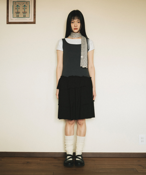 OHESHIO（オヘシオ）の「SHIRRING LAYERED DRESS, CHARCOAL（ワンピース・レディース・その他・FREE）」の2枚目の写真