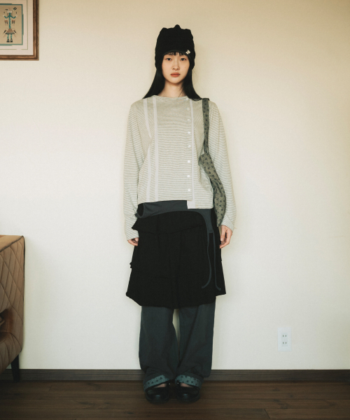 OHESHIO（オヘシオ）の「SHIRRING LAYERED DRESS, CHARCOAL（ワンピース・レディース・その他・FREE）」の6枚目の写真