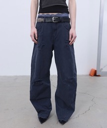 DISTRESSED CURVED PANTS