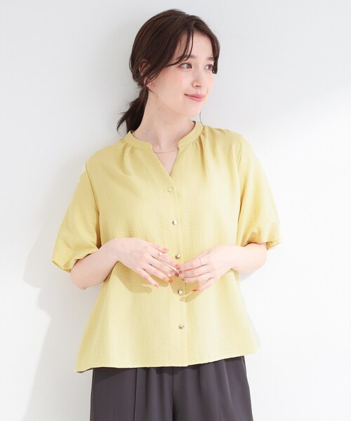 SHOO・LA・RUE（シューラルー）の「【S-LL/洗濯機可】バルーンスリーブ　キーネックブラウス（シャツ/ブラウス・レディース・ホワイト/サックスブルー/ネイビー/ライトイエロー系・01/02/03/04）」の9枚目の写真