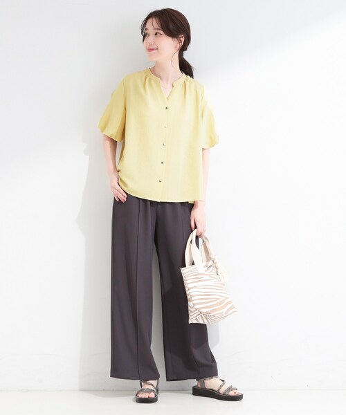SHOO・LA・RUE（シューラルー）の「【S-LL/洗濯機可】バルーンスリーブ　キーネックブラウス（シャツ/ブラウス・レディース・ホワイト/サックスブルー/ネイビー/ライトイエロー系・01/02/03/04）」の11枚目の写真