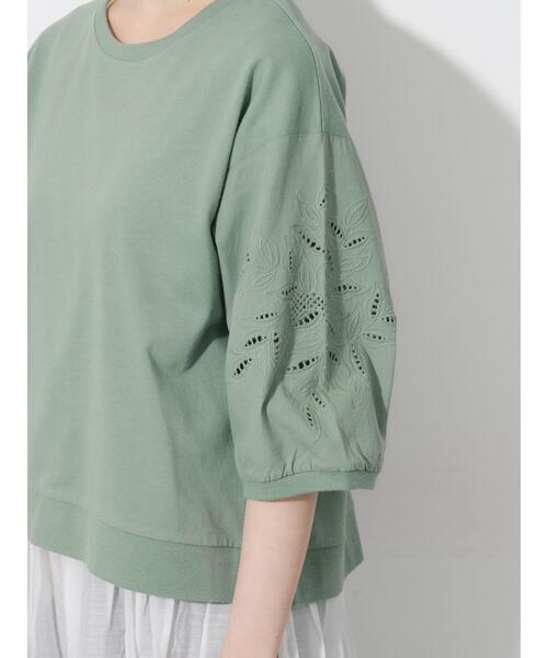 Samansa Mos2(サマンサ モスモス)の「袖カットワークプルオーバー(Tシャツ/カットソー・レディース・グリーン/ブラック/シルバーグレー/オフホワイト・F)」の4枚目の写真