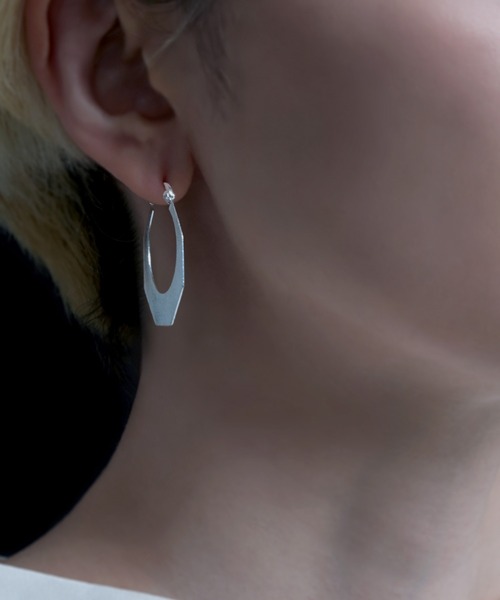 YArKA（ヤーカ）の「【YArKA/ヤーカ】twin dancing loops earring(pierce) [ftdtf16] / 表面加工ピアス（ピアス（両耳用）・レディース・ゴールド/シルバー・FREE）」の11枚目の写真