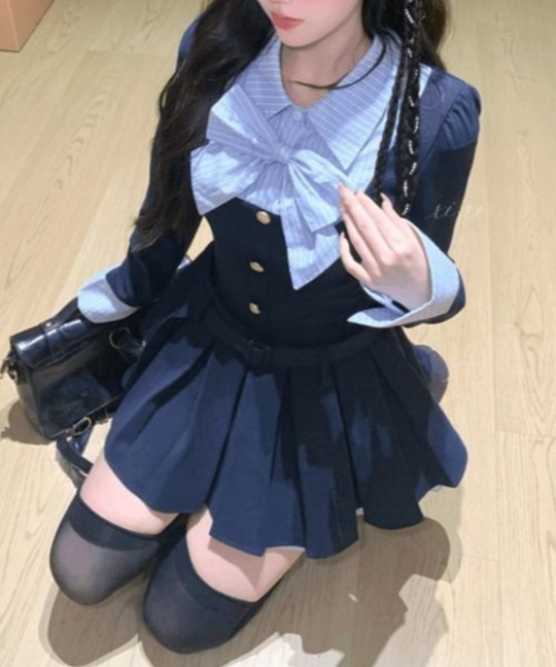 Mejoul(メジュール)の「【2026秋冬新作】ボウタイリボンシャツドッキングプリーツ切替ミニワンピース(ワンピース・レディース・ブルー/ピンク・F)」の6枚目の写真