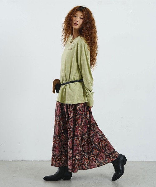 ROSE BUD(ローズバッド)の「mag.by c/ETHNIC PRINT LONG SKIRT(スカート・レディース・ブラック/バーガンディー・ONE SIZE)」の7枚目の写真