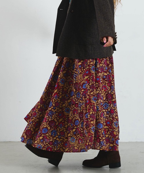 ROSE BUD(ローズバッド)の「mag.by c/ETHNIC PRINT LONG SKIRT(スカート・レディース・ブラック/バーガンディー・ONE SIZE)」の12枚目の写真