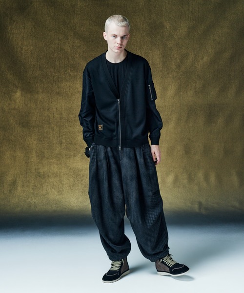 glamb（グラム）の「Bomber Cardigan / ボマーカーディガン（カーディガン/ボレロ・メンズ・カーキ/ブラック・S/M/L）」の12枚目の写真