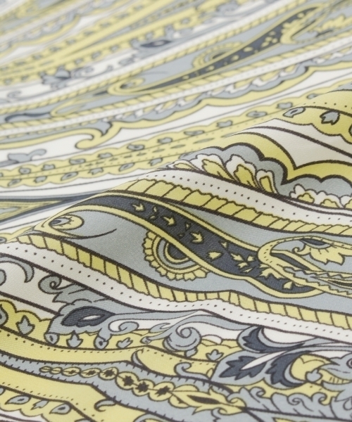 SOUP（スープ）の「ペイズリー柄プリントスカーフ（バンダナ/スカーフ・レディース・ブルー/イエロー・00）」の3枚目の写真