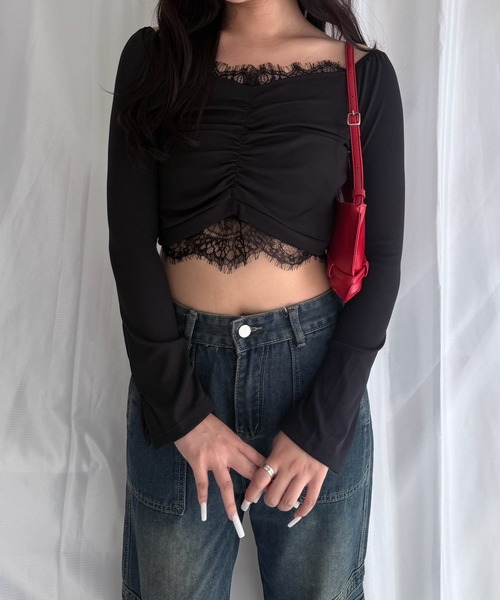 merrylatte(メリーラテ)の「レース Vネック クロップドトップス 長袖 ギャザー ショート丈(Tシャツ/カットソー・レディース・ブラック/ホワイト・FREE)」の8枚目の写真
