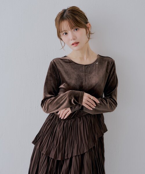 Chico（チコ）の「【SALON by Chico】ベロアドッキングラッフルアシメプリーツワンピース（ワンピース・レディース・ベージュ/ブラック/ブラウン系その他・FREE）」の18枚目の写真