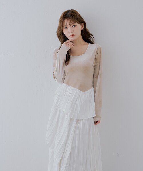 Chico（チコ）の「【SALON by Chico】ベロアドッキングラッフルアシメプリーツワンピース（ワンピース・レディース・ベージュ/ブラック/ブラウン系その他・FREE）」の6枚目の写真