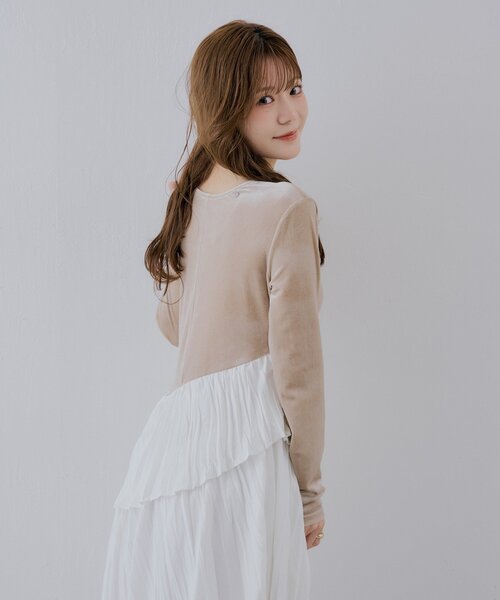 Chico（チコ）の「【SALON by Chico】ベロアドッキングラッフルアシメプリーツワンピース（ワンピース・レディース・ベージュ/ブラック/ブラウン系その他・FREE）」の8枚目の写真