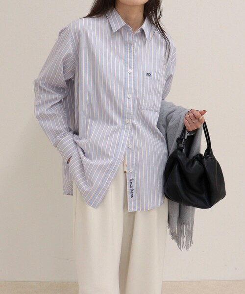 fredy emue(フレディエミュ)の「FR BASIC シャツ(シャツ/ブラウス・レディース・パープル系その他/ブルー系その他/ベージュ系その他/オフホワイト・38)」の3枚目の写真