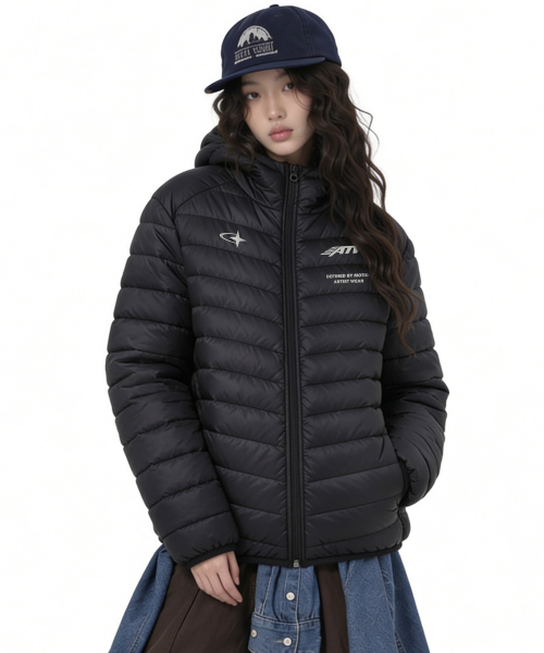 ARTISTWEAR（アーティストウェア）の「アーバンシェルター ライトダウンジャケット（ダウンジャケット/コート・レディース・ブラック・SMALL/MEDIUM/LARGE/X-LARGE/XX-LARGE/XXXX-LARGE）」の4枚目の写真