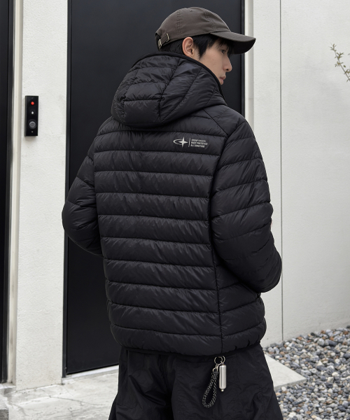 ARTISTWEAR（アーティストウェア）の「アーバンシェルター ライトダウンジャケット（ダウンジャケット/コート・レディース・ブラック・SMALL/MEDIUM/LARGE/X-LARGE/XX-LARGE/XXXX-LARGE）」の8枚目の写真