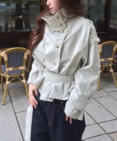 FAVORITO(ファヴォリート)の「スタンドカラーダブルブレストジャケット(トレンチコート・レディース・ベージュ/ブラック・F)」の7枚目の写真