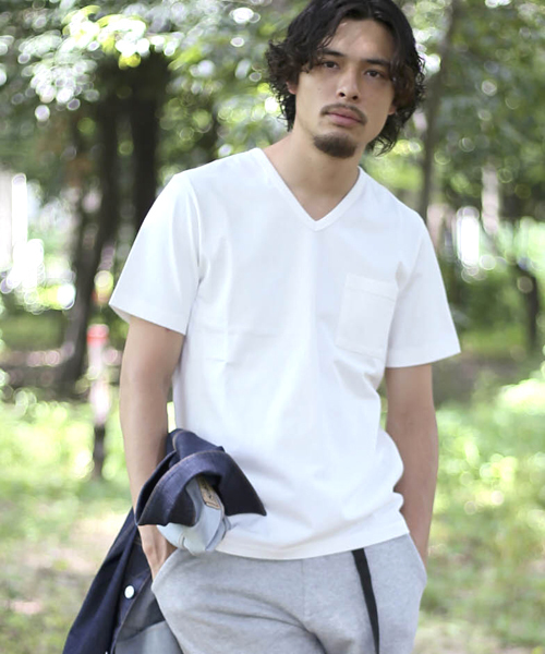 Denime(ドゥニーム)の「【MadeInJapan】BASIC CUTSEW/ベーシックカットソーVネックポケT(Tシャツ/カットソー・メンズ・ホワイト/ネイビー/杢グレー/ブラック/ライトブラウン・LARGE/SMALL/MEDIUM/X-SMALL/X-LARGE)」の6枚目の写真