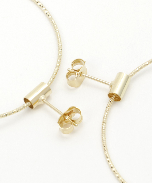 PLAIN CLOTHING(プレーンクロージング)の「フープパールピアス【PLAIN CLOTHING】(ピアス(両耳用)・レディース・ゴールド・FREE)」の2枚目の写真