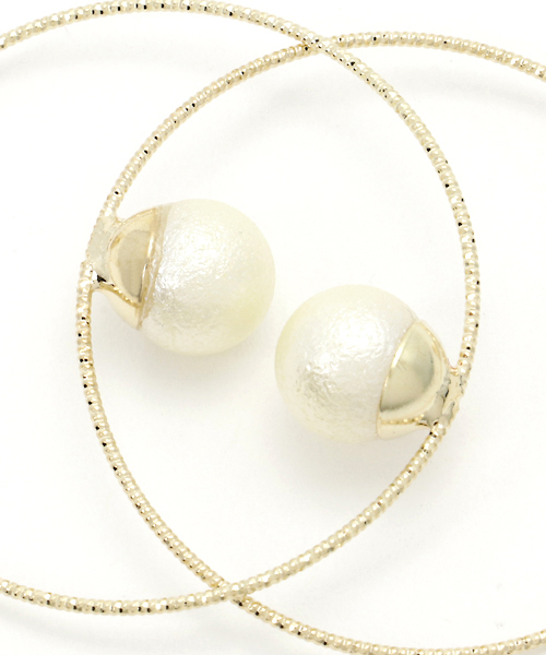 PLAIN CLOTHING(プレーンクロージング)の「フープパールピアス【PLAIN CLOTHING】(ピアス(両耳用)・レディース・ゴールド・FREE)」の3枚目の写真