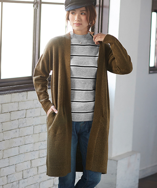 Pierrot（ピエロ）の「リブ編みニットハイネックトップス（ニット/セーター・レディース・カーキ/グレー系その他/ブラック/ブルー系その他/ネイビー/グリーン系その他/杢グレー/ベージュ/アイボリー/ブラウン系その他・L/M）」の11枚目の写真