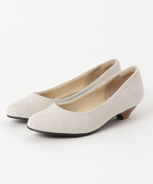 ALETTA（アレッタ）の「ALETTA-ｱﾚｯﾀ- 究極のプレーンパンプス -ローヒール-（パンプス・レディース・ブラック/ブラック系その他/ライトグレー/アッシュグレー/ベージュ/ベージュ系その他/ネイビー/ダークブラック/グレイッシュベージュ/ブルー系その他/ピンクベージュ/ライトピンク/マスタード/レッド/カーキ/アイボリー/グレー系その他/杢グレー/サーモンピンク/ライトベージュ/シルバー/ローズ/モカ/グレー/インディゴブルー/バーガンディー/ダークグリーン/ブラウン/ミックスグレー/ダークネイビー/ライトブラウン/シルバー系その他/その他/エメラルド/スモークピンク/ダークブラウン/ブラウン系その他/グレー系その他2/ブラック系/ナチュラル/トップグレー・21.5cm/22.0cm/22.5cm/23.0cm/23.5cm/24.0cm/24.5cm/25.0cm/25.5cm/26.0cm）」の21枚目の写真