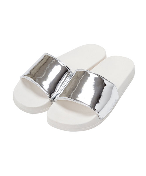 Newlyme（ニューリーミー）の「楽チンフラットカラバリシャワーサンダル（サンダル・レディース・ブラック/ピンク系その他/グリーン系その他/ゴールド系その他/ピンク系その他2/ホワイト/ブラック系その他/シルバー系その他・23㎝/24㎝/23.5㎝/24.5㎝/25.5cm/25㎝）」の7枚目の写真