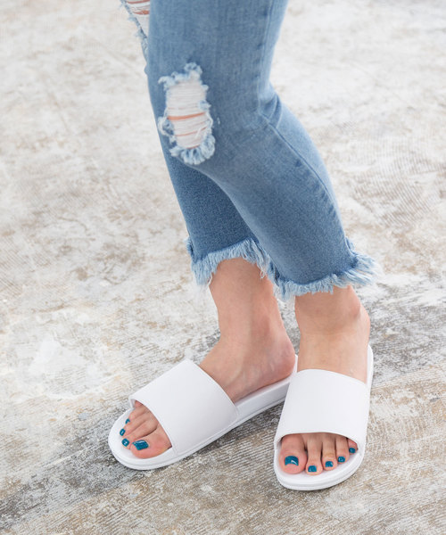 Newlyme（ニューリーミー）の「楽チンフラットカラバリシャワーサンダル（サンダル・レディース・ブラック/ピンク系その他/グリーン系その他/ゴールド系その他/ピンク系その他2/ホワイト/ブラック系その他/シルバー系その他・23㎝/24㎝/23.5㎝/24.5㎝/25.5cm/25㎝）」の14枚目の写真