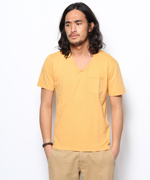 WEGO（ウィゴー）の「WEGO/ピグメントVネックポケットTee（S）（Tシャツ/カットソー・メンズ・オフホワイト/スミクロ/ブルー/イエロー/レッド・MEDIUM/LARGE）」の4枚目の写真