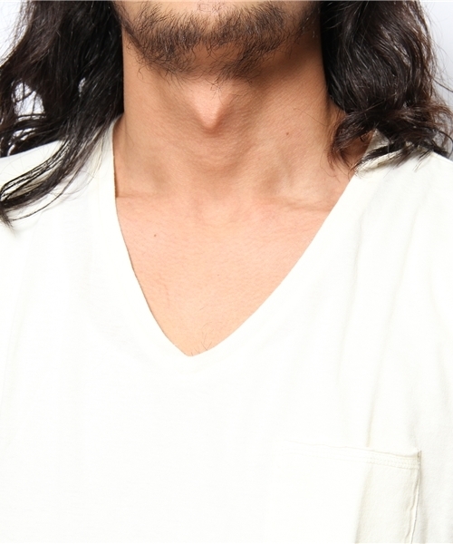 WEGO（ウィゴー）の「WEGO/ピグメントVネックポケットTee（S）（Tシャツ/カットソー・メンズ・オフホワイト/スミクロ/ブルー/イエロー/レッド・MEDIUM/LARGE）」の9枚目の写真