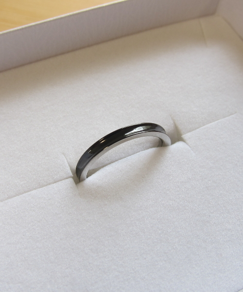 TONE SELECT GOODS（トーンセレクトグッズ）の「【vie】ステンレスリング/医療用器具にも使われるステンレス316L使用（金属アレルギーフリー）（リング・メンズ・シルバー/ブラック・#11/#13/#15/#17/#19/#21/#7/#9）」の6枚目の写真