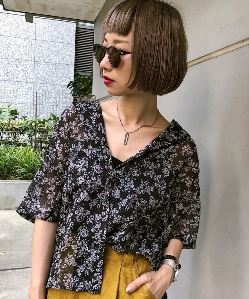 PAGEBOY（ページボーイ）の「フラワー開襟シャツ（シャツ/ブラウス・レディース・ホワイト/ブラック/オレンジ・FREE）」の2枚目の写真