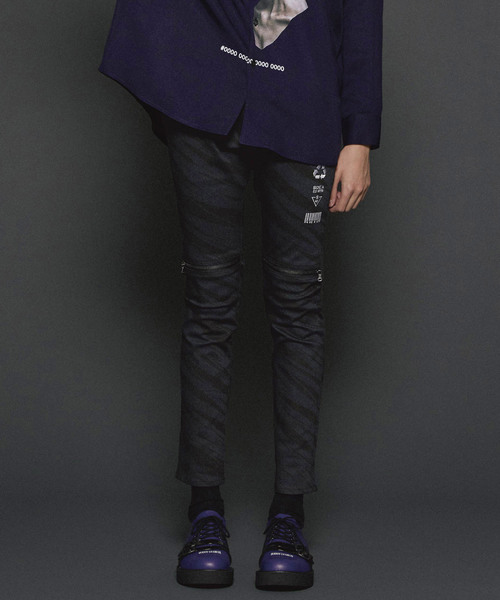 SHAREEF(シャリーフ)の「LINE PATTERN ZIP-SLIT SKINNY(その他パンツ・メンズ・ブラック/ネイビー・2/3/1)」の19枚目の写真