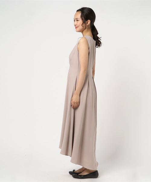 PICCIN(ピッチン)の「ネックレス付きダーツワンピース(ドレス・レディース・ライトブルー/グレイッシュベージュ/ターコイズブルー・MEDIUM)」の4枚目の写真