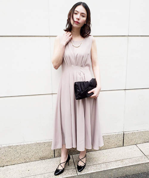 PICCIN(ピッチン)の「ネックレス付きダーツワンピース(ドレス・レディース・ライトブルー/グレイッシュベージュ/ターコイズブルー・MEDIUM)」の7枚目の写真