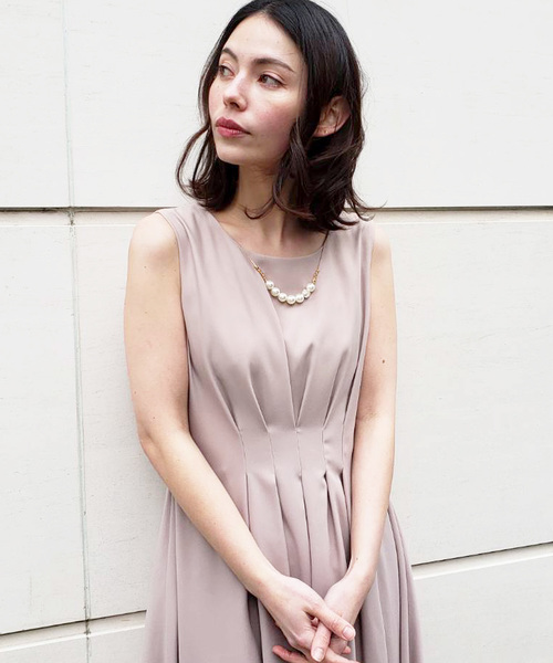 PICCIN(ピッチン)の「ネックレス付きダーツワンピース(ドレス・レディース・ライトブルー/グレイッシュベージュ/ターコイズブルー・MEDIUM)」の8枚目の写真