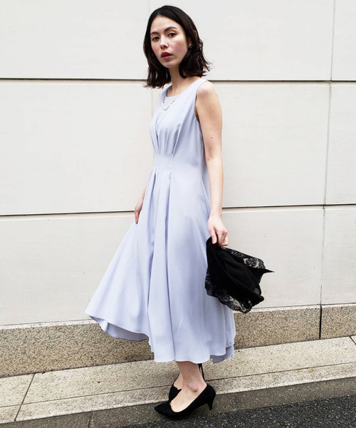 PICCIN(ピッチン)の「ネックレス付きダーツワンピース(ドレス・レディース・ライトブルー/グレイッシュベージュ/ターコイズブルー・MEDIUM)」の11枚目の写真