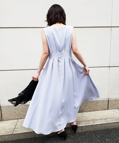 PICCIN(ピッチン)の「ネックレス付きダーツワンピース(ドレス・レディース・ライトブルー/グレイッシュベージュ/ターコイズブルー・MEDIUM)」の12枚目の写真