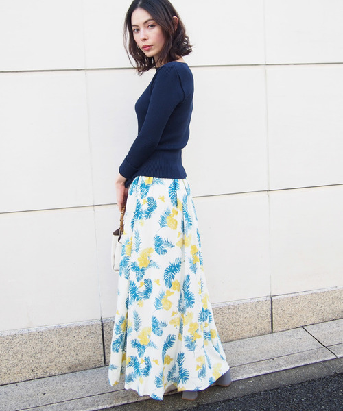 PICCIN（ピッチン）の「リゾートフラワーロングフレアスカート（スカート・レディース・ブラック/オフホワイト・MEDIUM/LARGE）」の5枚目の写真