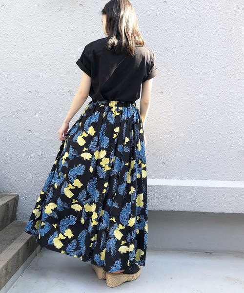 PICCIN（ピッチン）の「リゾートフラワーロングフレアスカート（スカート・レディース・ブラック/オフホワイト・MEDIUM/LARGE）」の13枚目の写真