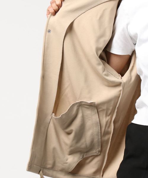 Bling Leads(ブリングリーズ)の「【Bl】ポンチ素材 ジップ・コーチジャケット(ブルゾン・メンズ・ブラック系その他/ブラウン系その他/ベージュ系その他/ブラック系その他2/ブラウン系その他2/ベージュ系その他2・MEDIUM/LARGE/X-LARGE)」の9枚目の写真