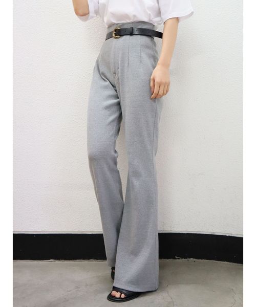 EMODA(エモダ)の「ハイウエストマークフィットフレアパンツ(その他パンツ・レディース・グレー/ブラック/ブラウン・SMALL/MEDIUM)」の2枚目の写真